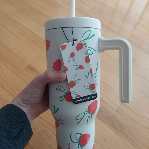 SOLD Hydrapeak Artisan Collection Strawberry Water Bottle - White - Picture 6 of 6